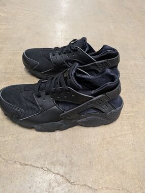 Nike Kids' Black Youth Athletic Sneakers